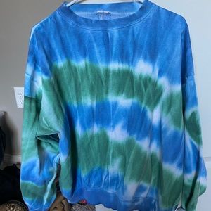 Oversized tie dye crewneck